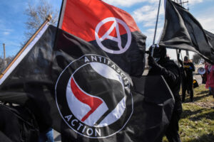 Conservative Female Reporter Brutally Attacked by Antifa Terrorist While Portland Police Refuse to Act– conservativeroof.com