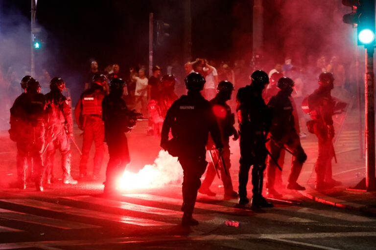 Thousands march in Serbia in persistent resistance to autocratic leader Vucic– abcnews.go.com